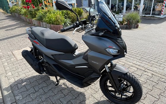Neufahrzeug Aprilia SR GT 125 - Bild 8