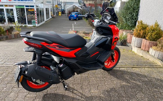 Neufahrzeug Aprilia SR GT Sport 125 - Bild 10