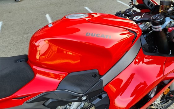 Gebrauchtmotorrad Ducati Panigale V4 - Bild 7