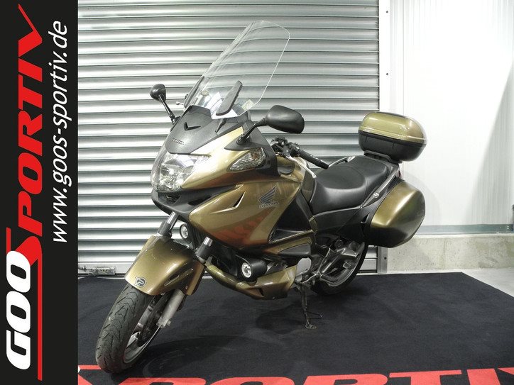 Honda NT700V Deauville