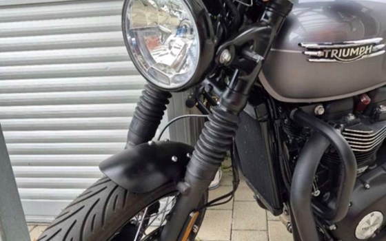 Gebrauchtmotorrad Triumph Bonneville T120 Black - Bild 2