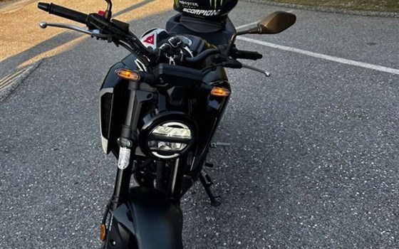 Gebrauchtmotorrad Honda CB125R - Bild 1