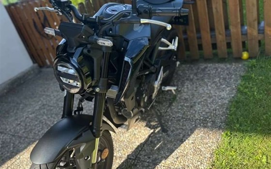 Gebrauchtmotorrad Honda CB125R - Bild 9