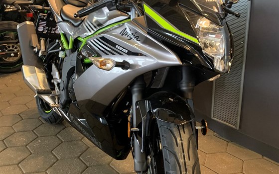 Neufahrzeug Kawasaki Ninja 125 - Bild 1