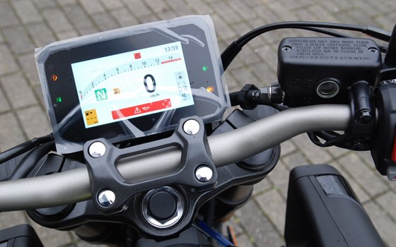 Neufahrzeug Honda CB650R E-Clutch - Bild 23