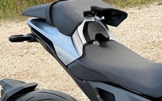 Gebrauchtmotorrad Honda CB 1000 R - Bild 16