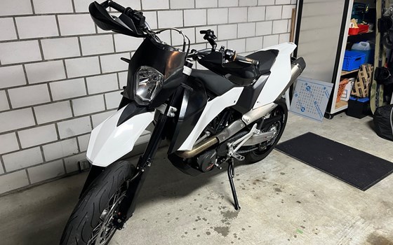 Motorrad Occasion KTM 690 SMC - Bild 3