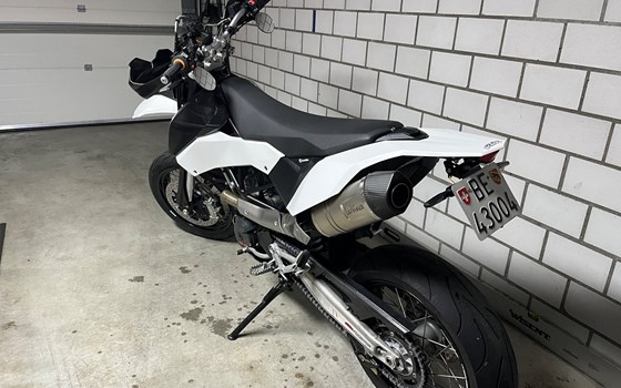 Motorrad Occasion KTM 690 SMC - Bild 4