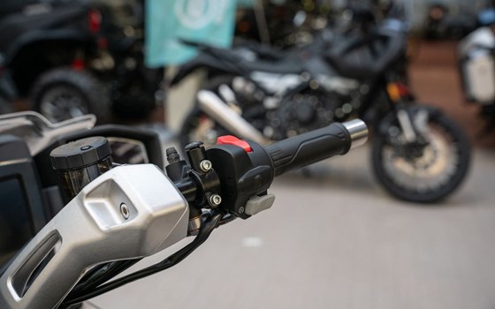 Neufahrzeug Mash Cafe Racer 125 Silver Edition - Bild 12