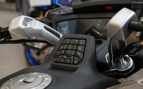 Neufahrzeug Mash Cafe Racer 125 Silver Edition - Bild 8