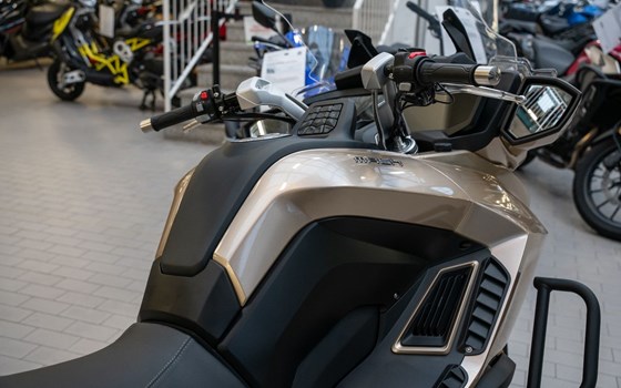 Neufahrzeug Mash Cafe Racer 125 Silver Edition - Bild 9