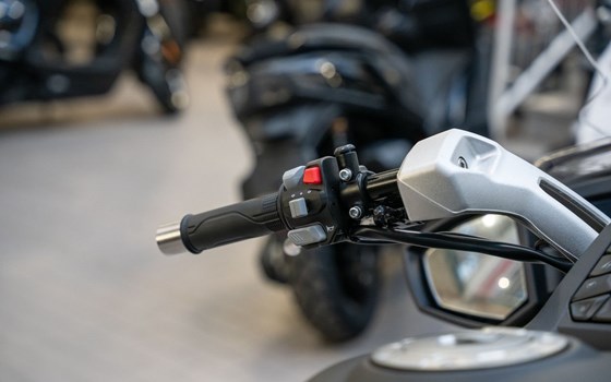 Neufahrzeug Mash Cafe Racer 125 Silver Edition - Bild 7