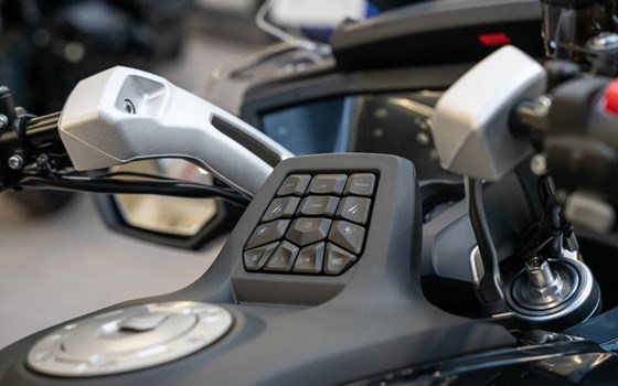 Neufahrzeug Mash Cafe Racer 125 Silver Edition - Bild 8