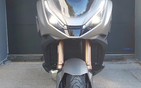 Gebrauchtmotorrad Honda NT1100 DCT Electronic Suspension - Bild 2