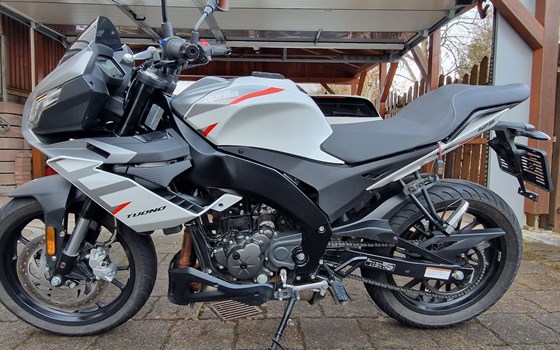 Gebrauchtmotorrad Aprilia Tuono 125 - Bild 3