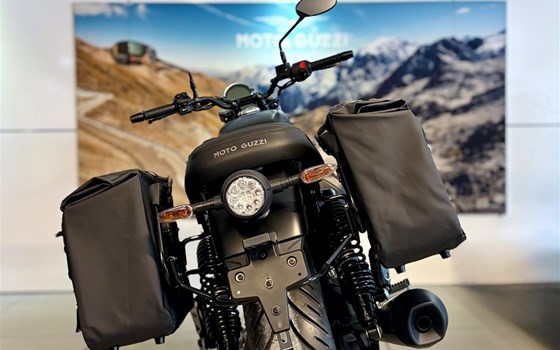 Neufahrzeug Moto Guzzi V7 Stone - Bild 15