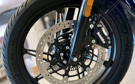 Neufahrzeug Moto Guzzi V7 Stone - Bild 9