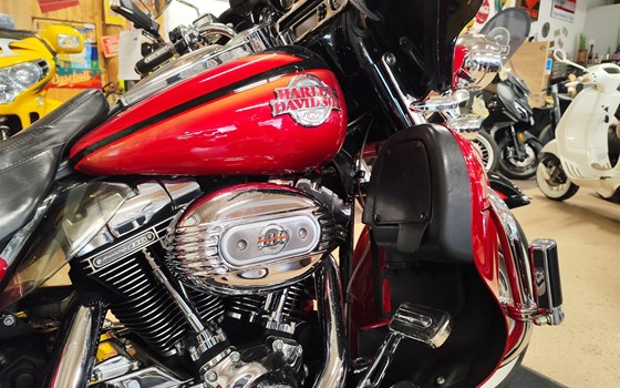 Gebrauchtmotorrad Harley-Davidson CVO FLHTCUSE Ultra Classic Electra Glide - Bild 3