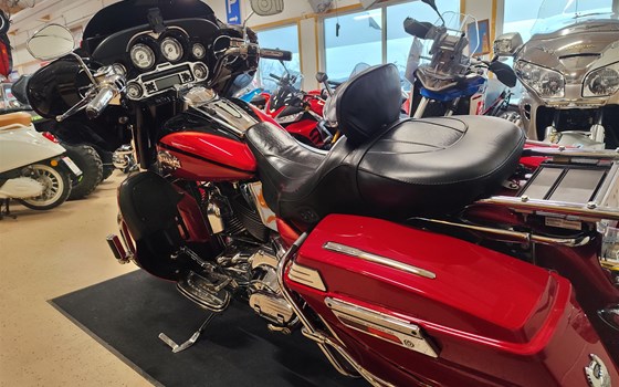 Gebrauchtmotorrad Harley-Davidson CVO FLHTCUSE Ultra Classic Electra Glide - Bild 6