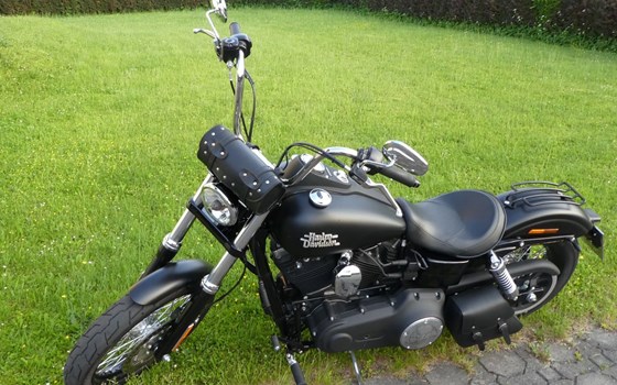 Gebrauchtmotorrad Harley-Davidson Dyna Street Bob FXDB - Bild 1