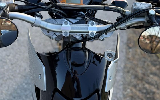 Gebrauchtmotorrad KTM 640 LC4 Supermoto - Bild 7