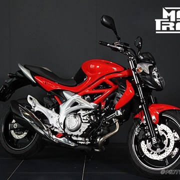 Suzuki SFV 650 Gladius