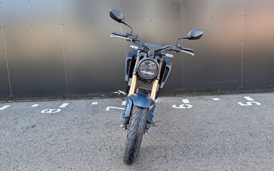 Gebrauchtmotorrad Honda CB 125 - Bild 3