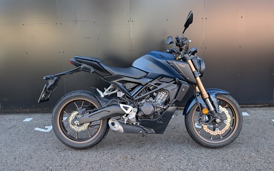 Gebrauchtmotorrad Honda CB 125 - Bild 4