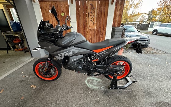 Gebrauchtmotorrad KTM 890 SMT - Bild 1