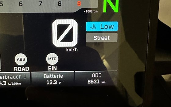 Gebrauchtmotorrad KTM 890 SMT - Bild 10