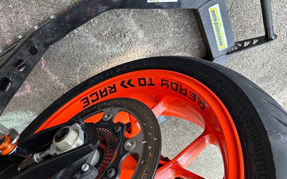 Gebrauchtmotorrad KTM 890 SMT - Bild 7