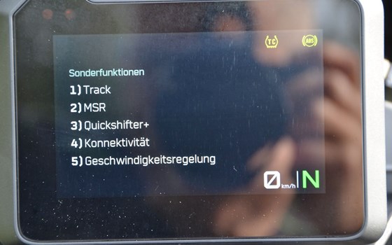 Gebrauchtmotorrad KTM 890 SMT - Bild 13