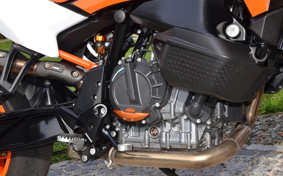 Gebrauchtmotorrad KTM 890 SMT - Bild 5