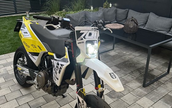 Gebrauchtmotorrad Husqvarna 701 Supermoto - Bild 5
