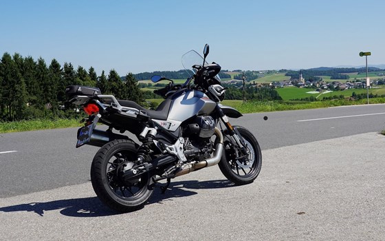 Gebrauchtmotorrad Moto Guzzi V85 Strada - Bild 4