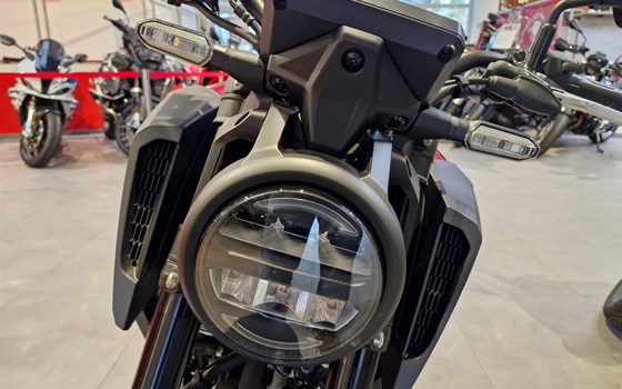 Neufahrzeug Honda CB125R - Bild 4