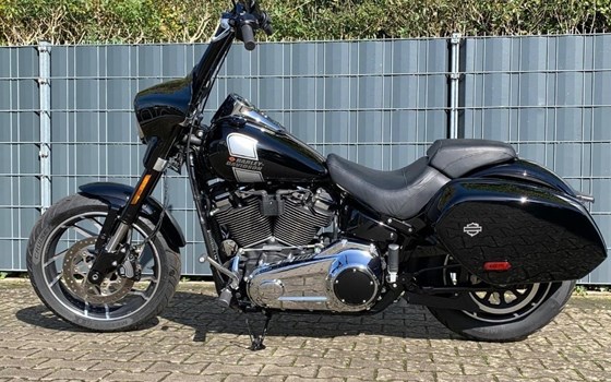 Gebrauchtmotorrad Harley-Davidson Softail Sport Glide FLSB - Bild 1