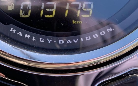 Gebrauchtmotorrad Harley-Davidson Softail Sport Glide FLSB - Bild 5