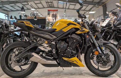Gebrauchtmotorrad Triumph Street Triple 765 R