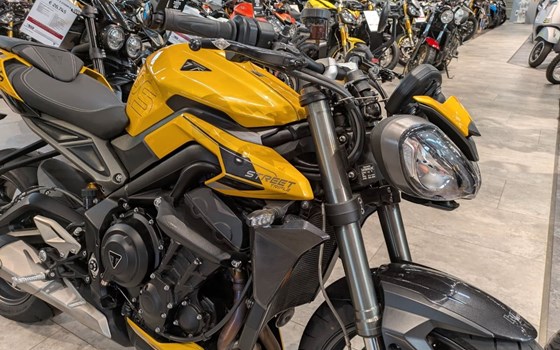 Gebrauchtmotorrad Triumph Street Triple 765 R - Bild 4