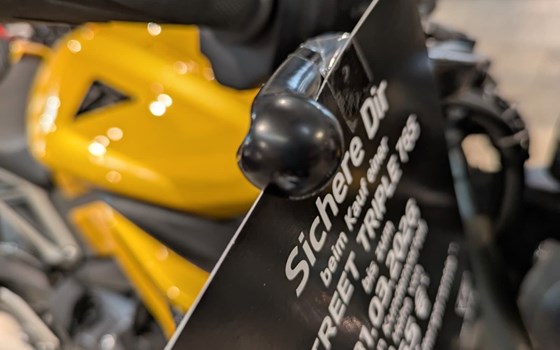 Gebrauchtmotorrad Triumph Street Triple 765 R - Bild 7