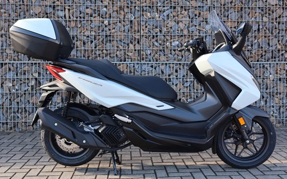Gebrauchtmotorrad Honda Forza 125 - Bild 14