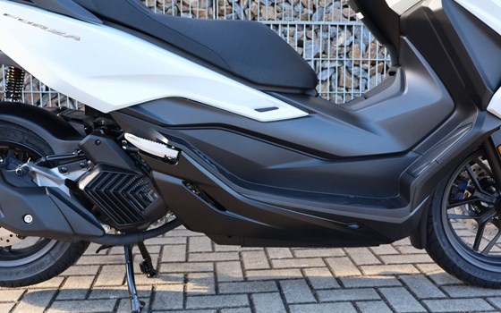 Gebrauchtmotorrad Honda Forza 125 - Bild 16