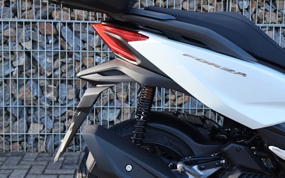 Gebrauchtmotorrad Honda Forza 125 - Bild 17