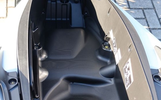 Gebrauchtmotorrad Honda Forza 125 - Bild 8