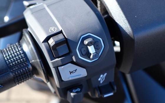 Gebrauchtmotorrad Honda Forza 350 - Bild 7