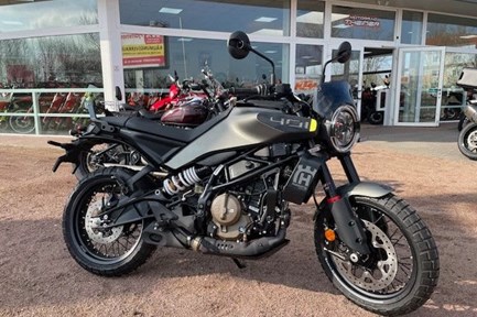 Husqvarna Svartpilen 401