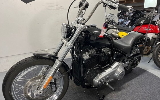 Gebrauchtmotorrad Harley-Davidson Softail Street Bob FXBB - Bild 5