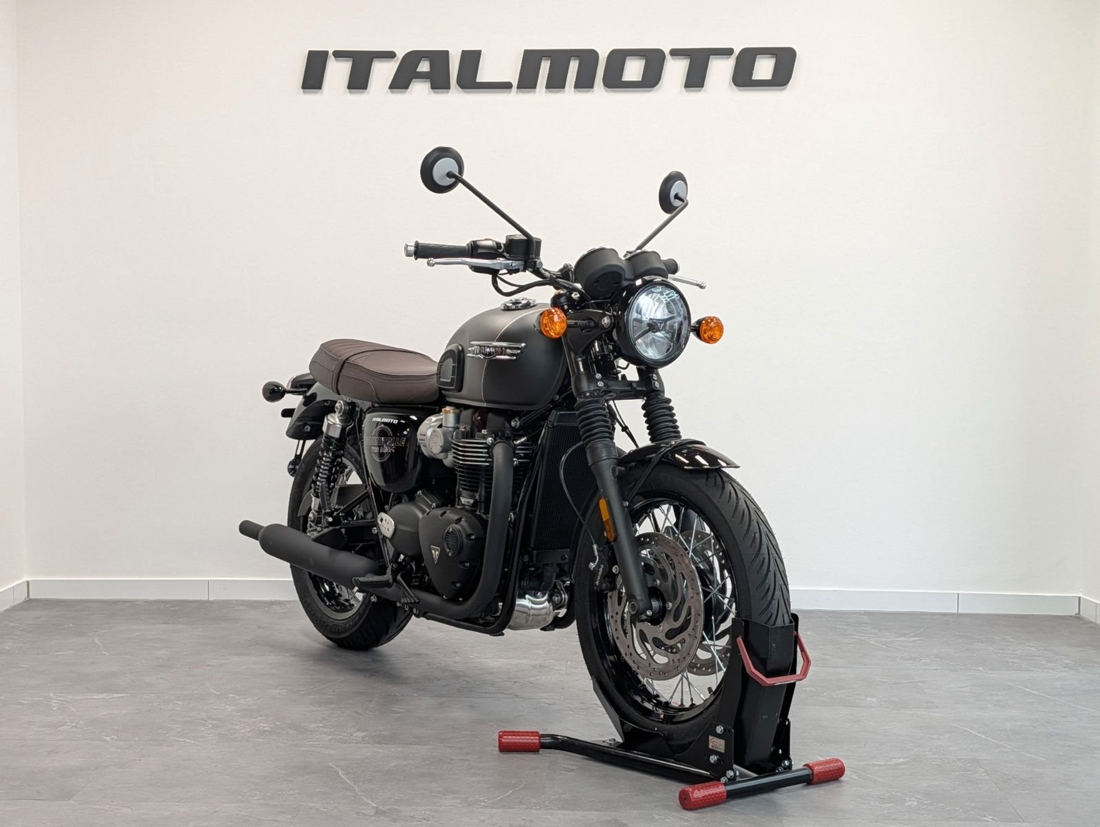 Triumph Bonneville T120 Black