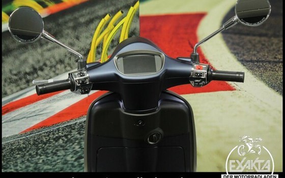 Gebrauchtmotorrad Vespa Primavera 125 75th - Bild 11